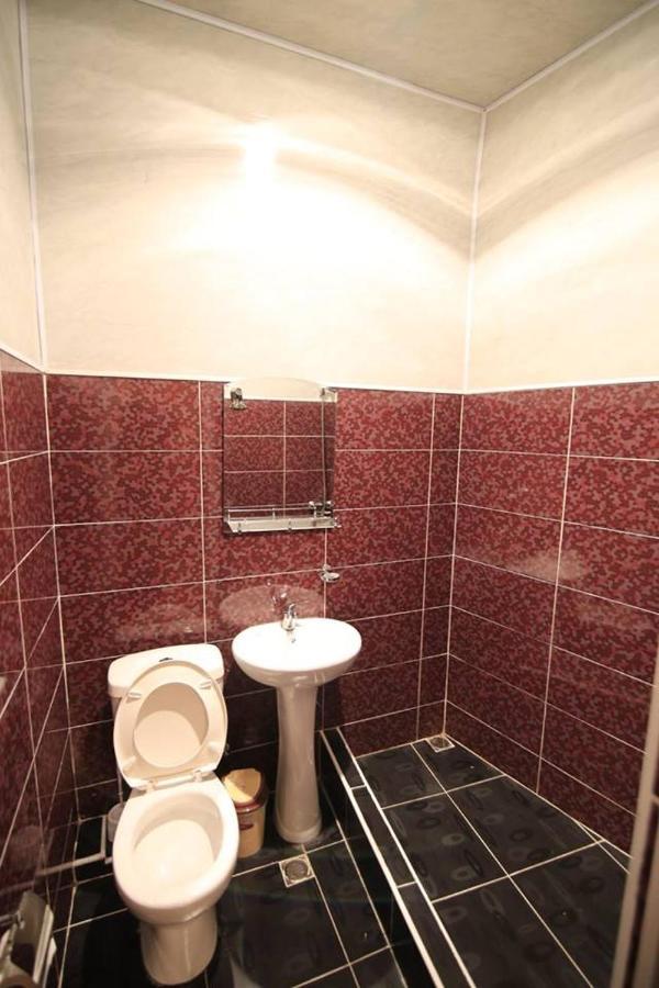 Hotel Tedi Кварели Экстерьер фото