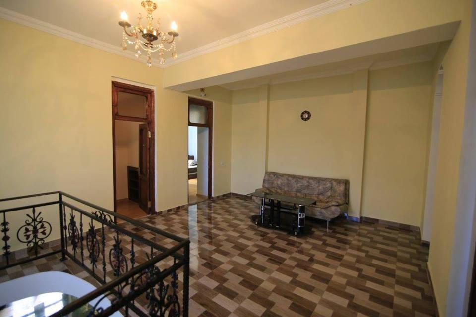 Hotel Tedi Кварели Экстерьер фото