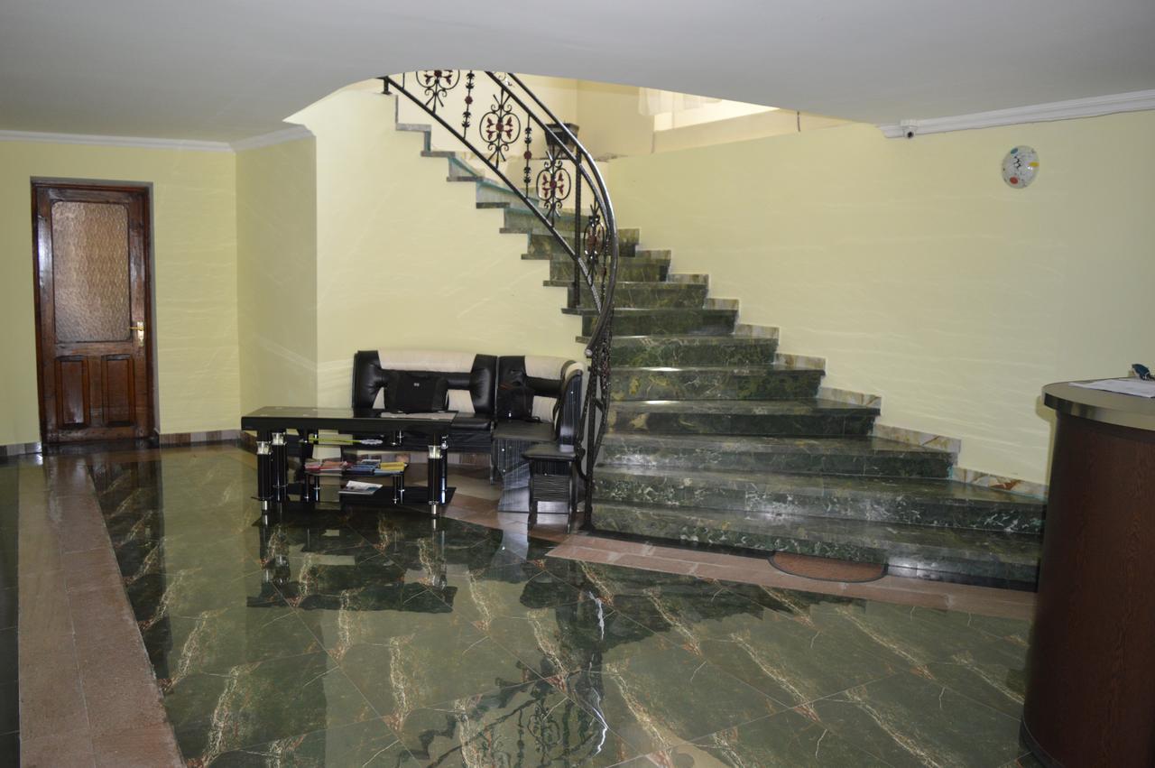 Hotel Tedi Кварели Экстерьер фото