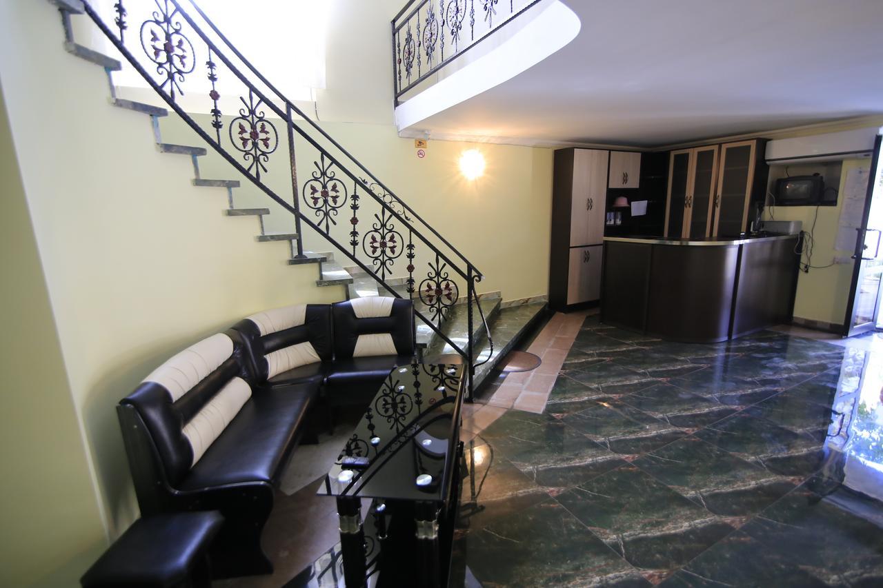 Hotel Tedi Кварели Экстерьер фото