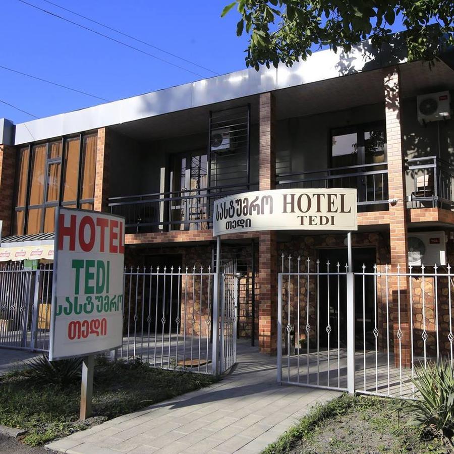Hotel Tedi Кварели Экстерьер фото