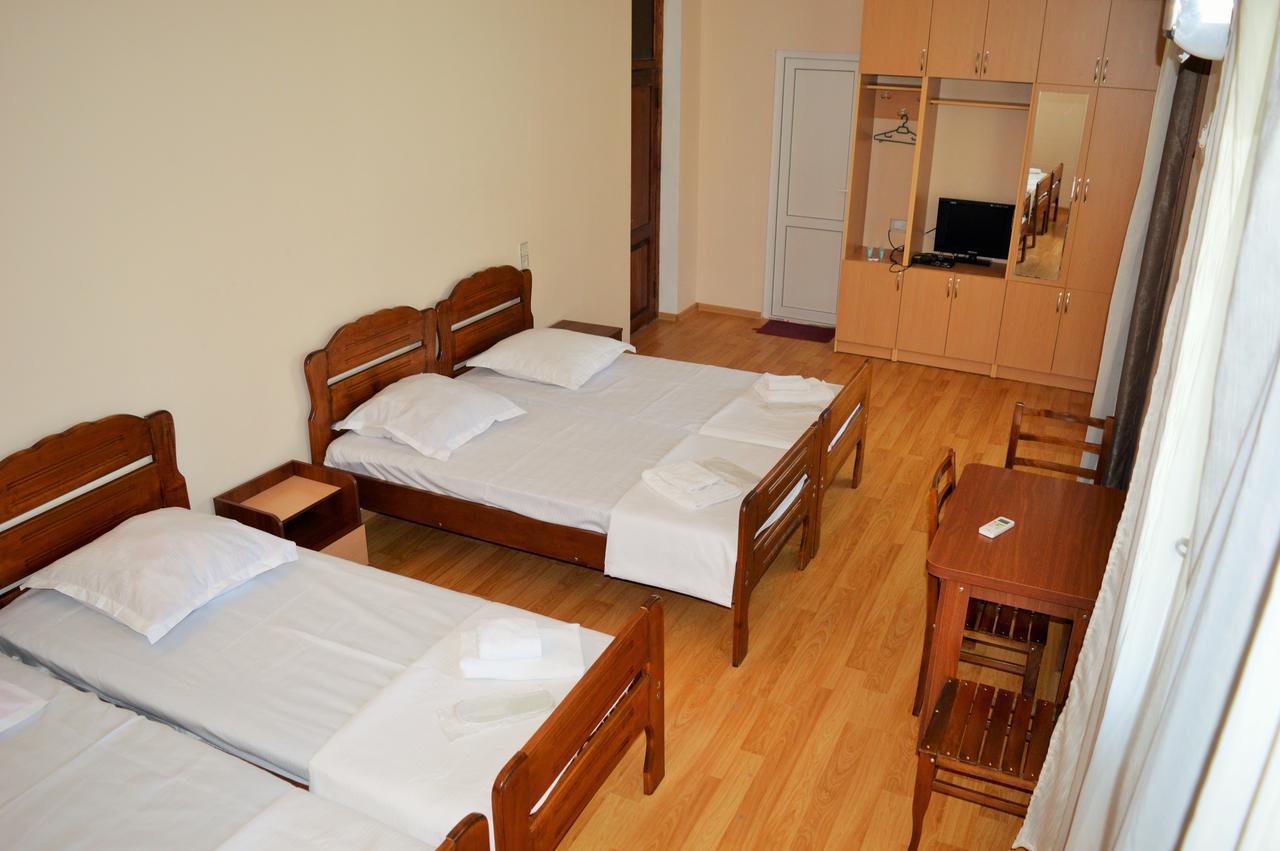 Hotel Tedi Кварели Экстерьер фото