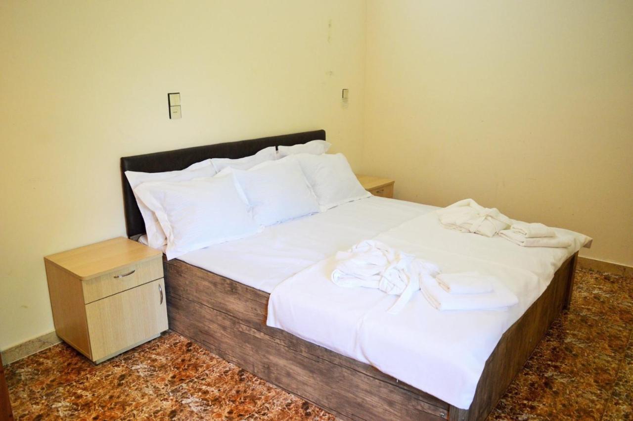 Hotel Tedi Кварели Экстерьер фото